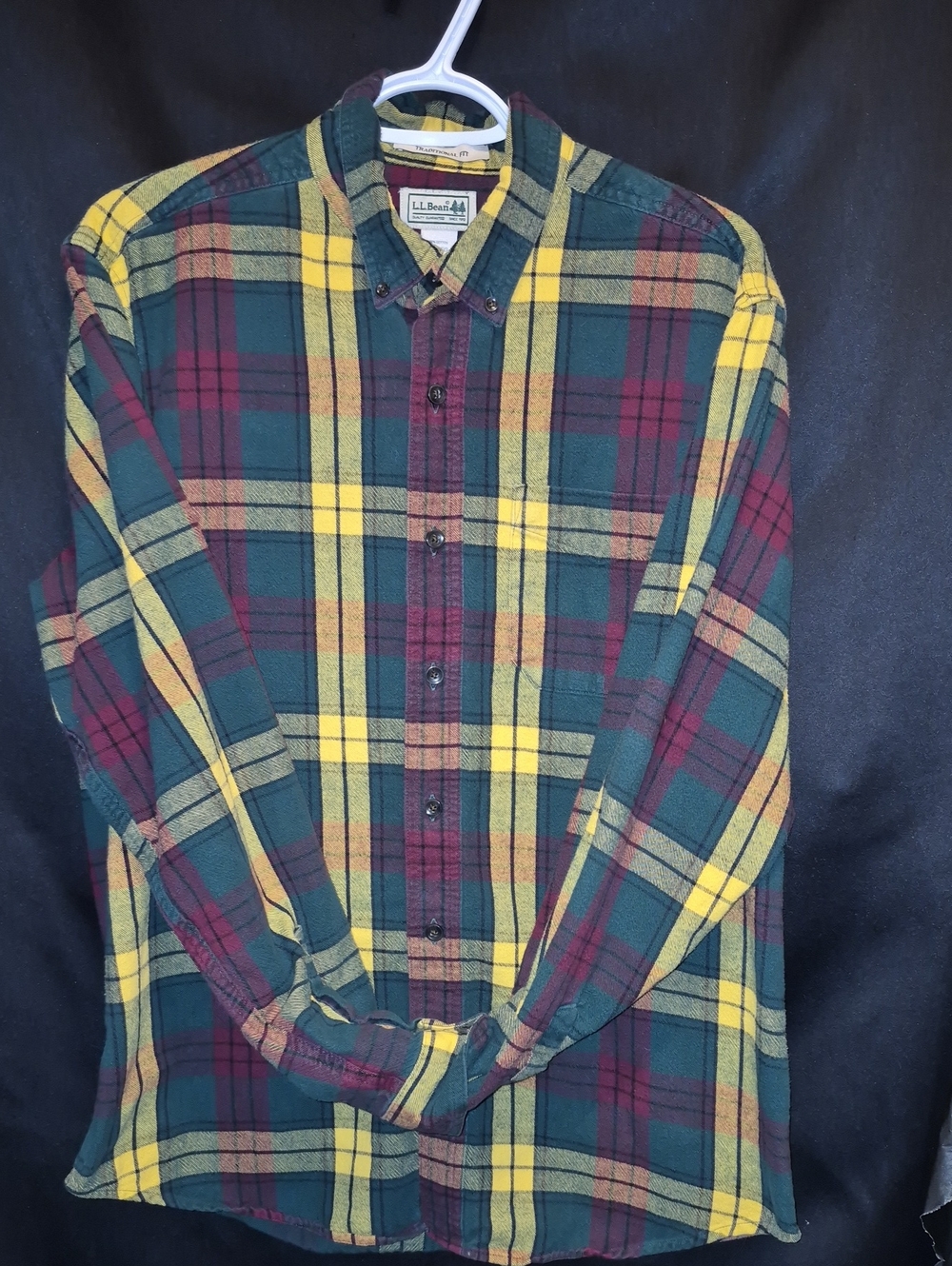 L.L. Bean Men’s Long-Sleeve Plaid Button-Down Shirt TRADITIONAL FIT SIZE MED